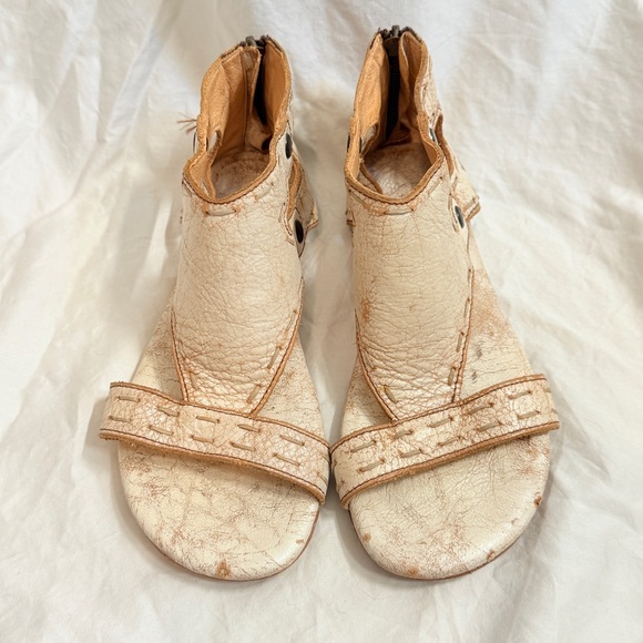 Bed Stu Soto Sandals Women's 7 Cream Leather Distressed Gladiator Zip Flat - Picture 2 of 8